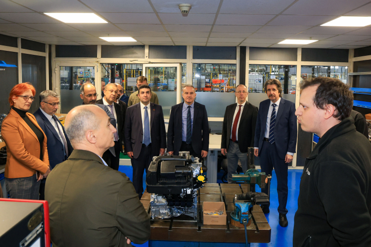 BUÜ ile Oyak-Renault arasında stratejik iş birliği adımı - Bursa Hayat Gazetesi-3
