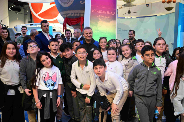 GUHEM’de uzay heyecanı: Alper Gezeravcı gençlerle buluştu - Bursa Hayat Gazetesi-4