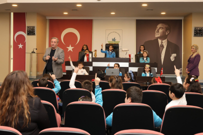 Osmangazi Belediyesi Meclis Salonu kapılarını çocuklara açtı