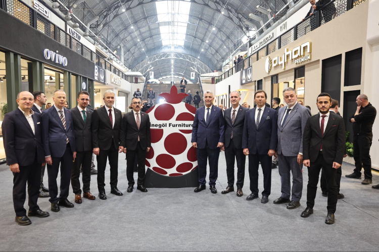 İnegöl Mobilya Fuarı Ticaret Bakanı Bolat'ın katılımıyla açıldı - Bursa Hayat Gazetesi-2
