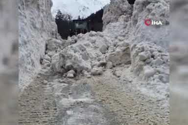 Rize yaylalarında kar mesaisi