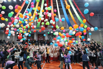 Nilüfer’de dev organizasyon: 20 bin öğrenci spor için sahaya indi!