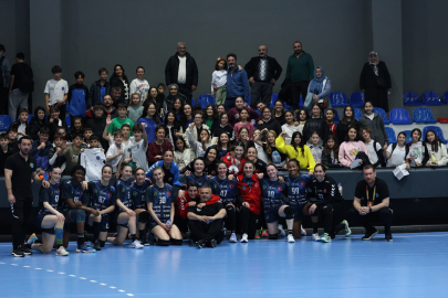 Bursa Büyükşehir Belediyespor zirve yarışını bırakmadı!