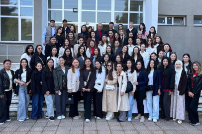 BUÜ’de uluslararası eğitim mesaisi: 60 Kazak öğrenci Bursa’ya geldi