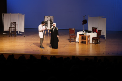 Osmangazi’de Rumeli esintili tiyatro gecesine yoğun ilgi