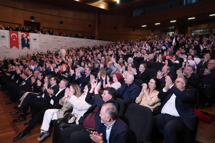 Osmangazi’de Rumeli esintili tiyatro gecesine yoğun ilgi - Bursa Hayat Gazetesi-4