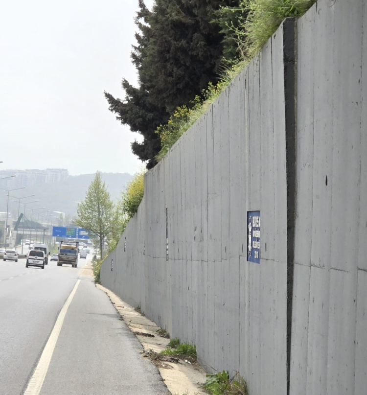 Mudanya-Bursa yolunda istinat duvarı tehlike saçıyor!-Bursa Hayat-2