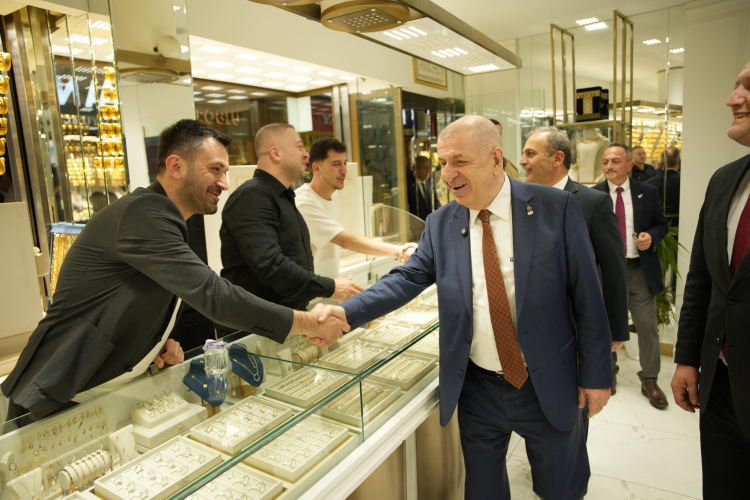 Ümit Özdağ'dan İnegöl MODEF Fuarı ve Kuyumcular Çarşısı'na ziyaret - Bursa Hayat Gazetesi-4