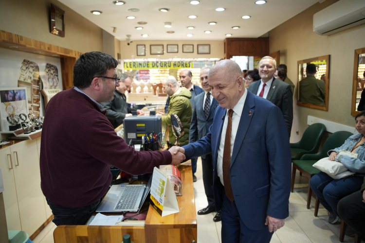 Ümit Özdağ'dan İnegöl MODEF Fuarı ve Kuyumcular Çarşısı'na ziyaret - Bursa Hayat Gazetesi-5