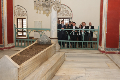 Başkan Erkan Aydın’dan manevi ziyaret ve vatandaşlarla buluşma