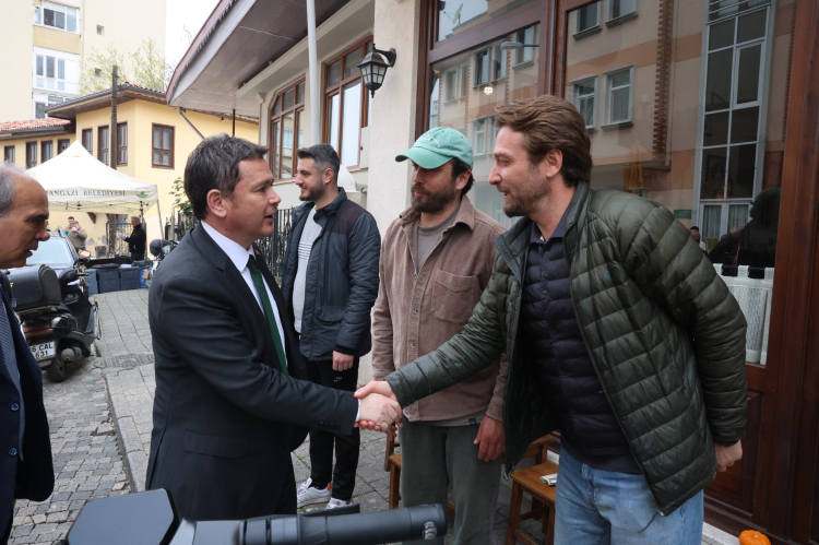 Başkan Erkan Aydın’dan manevi ziyaret ve vatandaşlarla buluşma - Bursa Hayat Gazetesi-5