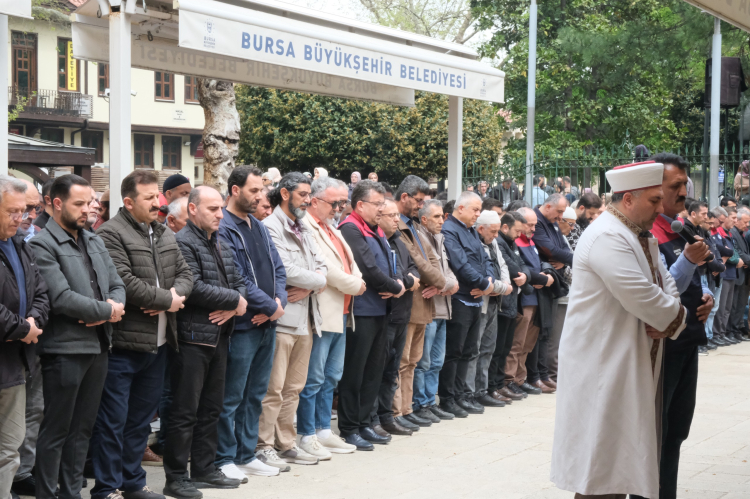 Bursa’da eğitim camiasından okul saldırılarına sert tepki - Bursa Hayat Gazetesi-2