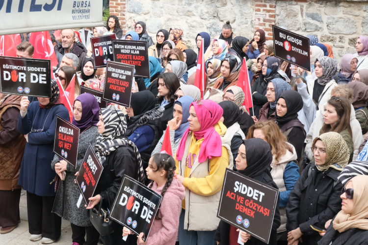 Bursa’da eğitim camiasından okul saldırılarına sert tepki - Bursa Hayat Gazetesi-4