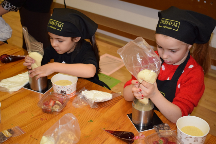 Bursa’nın sevilen pastanesi Nurşafak’tan sosyal sorumluluk hamlesi - Bursa Hayat Gazetesi-4