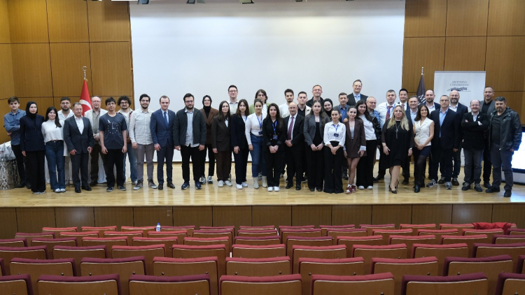 Mudanya Üniversitesi’nde geleceğin teknolojileri masaya yatırıldı - Bursa Hayat Gazetesi-2