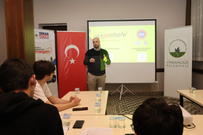 Osmangazi’de gençlere eleştirel düşünme eğitimi