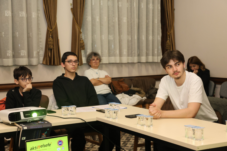 Osmangazi’de gençlere eleştirel düşünme eğitimi - Bursa Hayat Gazetesi-2