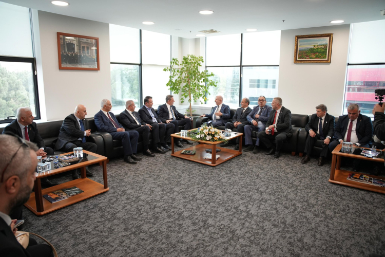 Ümit Özdağ Bursa’da yoğun temas trafiği - Bursa Hayat Gazetesi-4