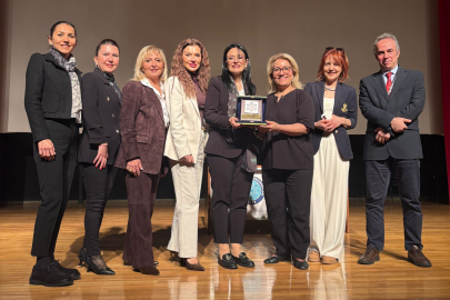 Bursa BUSADER’den tıp öğrencilerine steteskop desteği!