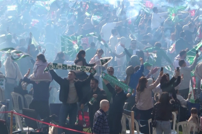 Bursaspor'da şampiyonluk coşkusu: Yeşil-Beyazlılar meydanlara indi