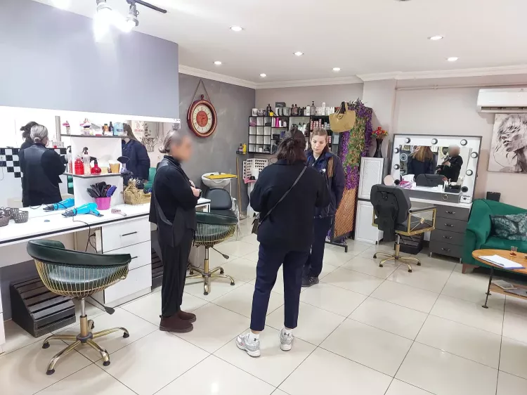 Bursa İnegöl’de güzellik salonları mercek altına alındı - Bursa Hayat Gazetesi-3
