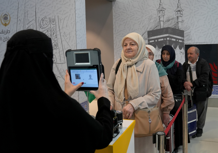 Bursalı hacı adaylarının kutsal yolculuğu başladı!-Bursa Hayat-2