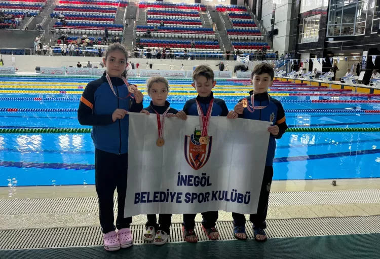 Bursa’da 23 Nisan yüzme yarışlarında İnegöl fırtınası - Bursa Hayat Gazetesi-4
