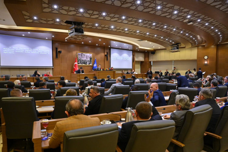 Bursa Büyükşehir Meclisi’nde faaliyet raporu kabul edildi-Bursa Hayat-3