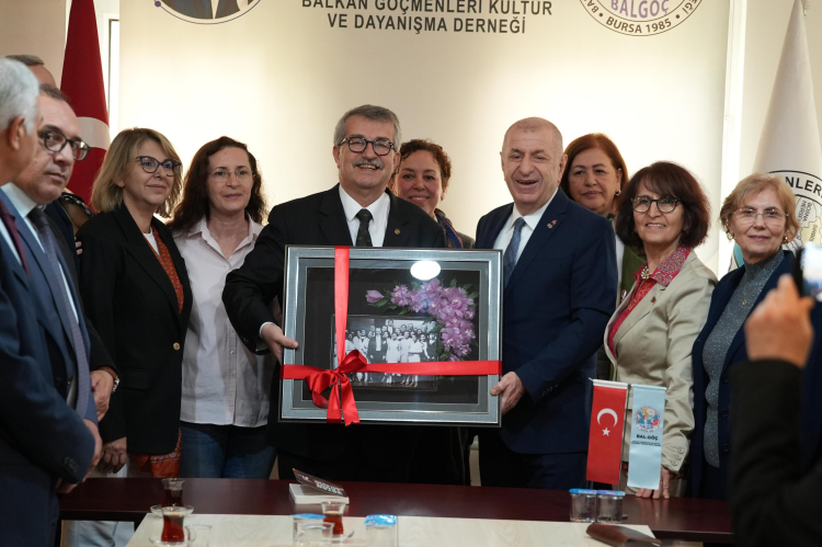 Ümit Özdağ’dan Bursa’da Balkan ve Rumeli derneklerine ziyaret - Bursa Hayat Gazetesi-2