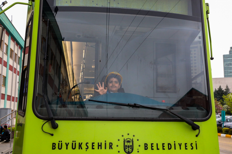 Bursa’da vatman olma hayali 23 Nisan’da gerçekleşti!-Bursa Hayat-3