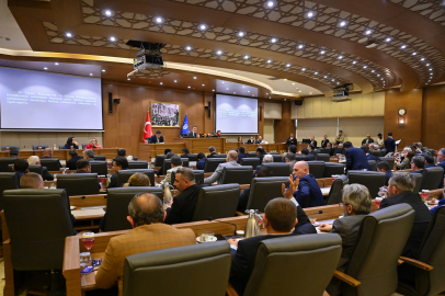 Bursa Büyükşehir Meclisi’nde çilek fidesi gerilimi!