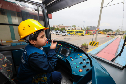 Bursa’da vatman olma hayali 23 Nisan’da gerçekleşti!