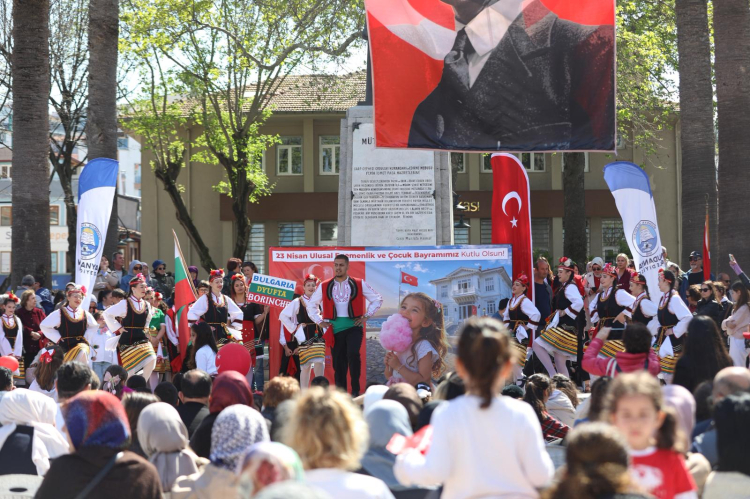 Mudanya’da 23 Nisan’da kültürlerin buluştuğu coşkulu program!-Bursa Hayat-5