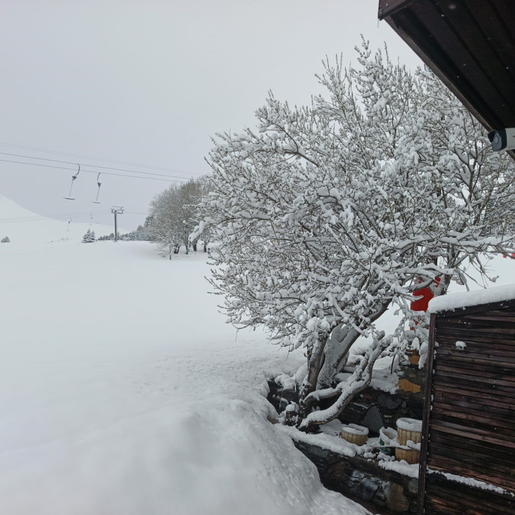 Uludağ’da nisan sürprizi! Kar kalınlığı 1 metreye ulaştı -Bursa Hayat-3