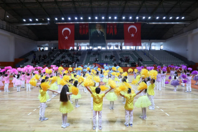 Çocuklar sahneye çıktı: İnegöl’de 23 Nisan coşkusu!