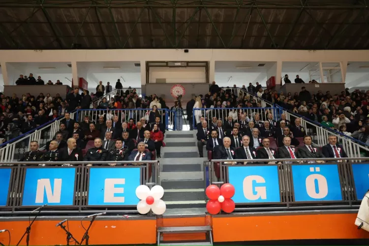 Çocuklar sahneye çıktı: İnegöl’de 23 Nisan coşkusu!-Bursa Hayat-3