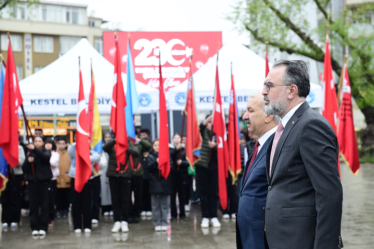 Kestel Kaymakamlığı’nın 23 Nisan programında Başkan Erol’dan birlik mesajı -Bursa Hayat-2