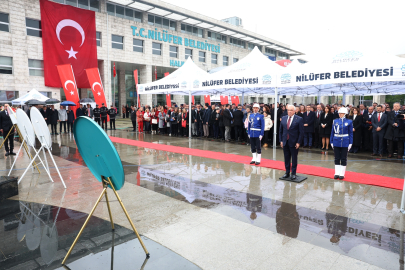 Nilüfer’de 106. yıl gururu! Cumhuriyet Meydanı’nda tören düzenlendi
