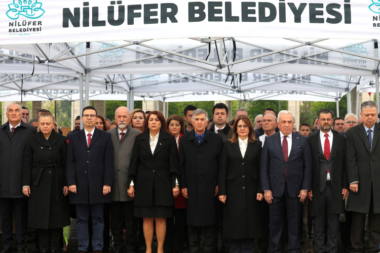 Nilüfer’de 106. yıl gururu! Cumhuriyet Meydanı’nda tören düzenlendi -Bursa Hayat-2