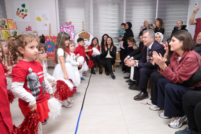 Osmangazi’de 23 Nisan kutlaması! Kreş öğrencileri sahne aldı