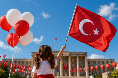 Siyasilerden 23 Nisan paylaşımları ardı ardına geldi!