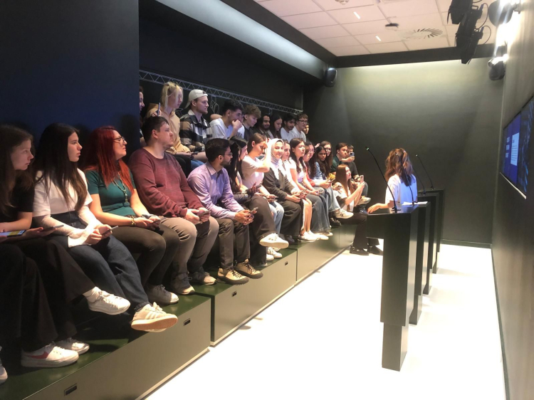 Yıldırım Ticaret MTAL öğrencileri Viyana’da AB Parlamentosu’nu ziyaret etti-Bursa Hayat-2