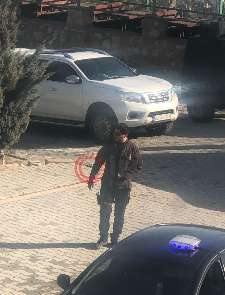 Gülistan Doku dosyasında yeni gelişme! Silahlı ve askeri kamuflajlı fotoğrafı ortaya çıktı -Bursa Hayat-2