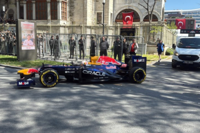 İstanbul sokaklarında F1 motor sesi yankılandı!