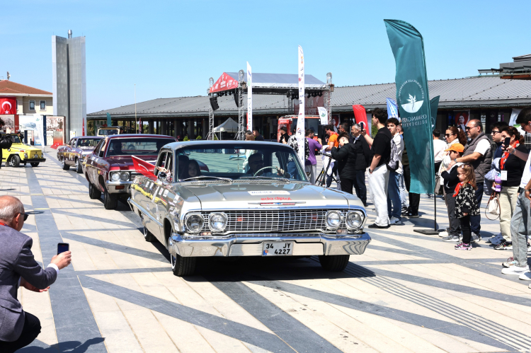 Bursa’da klasik otomobil rüzgarı: Nostalji turu LÖSEV için yola çıktı - Bursa Hayat Gazetesi-3
