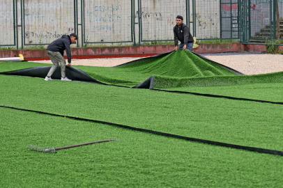 Bağlarbaşı’ndaki iki saha modern görünümüne kavuşuyor