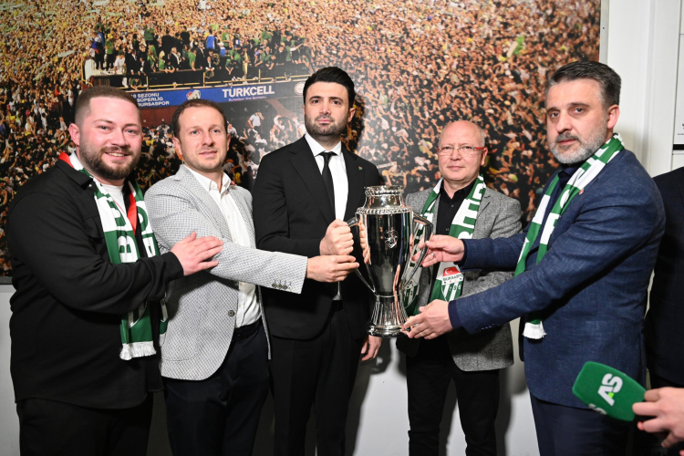 AK Parti Bursa İl Başkanı Davut Gürkan Bazı sevdalar lige sığmaz - Bursa Hayat Gazetesi-3