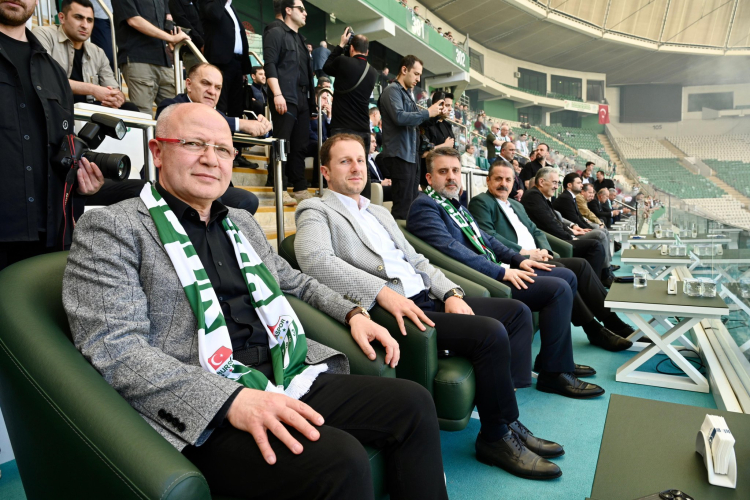 AK Parti Bursa İl Başkanı Davut Gürkan Bazı sevdalar lige sığmaz - Bursa Hayat Gazetesi-2