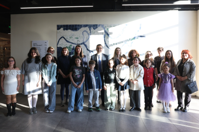 Bursa’da çocukların çizimleri seramik panoya dönüştü!