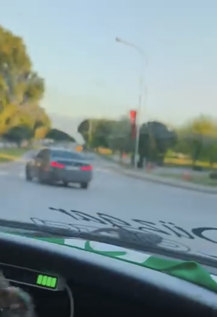 Bursa’da trafikte akılalmaz görüntüler - Bursa Hayat - 2